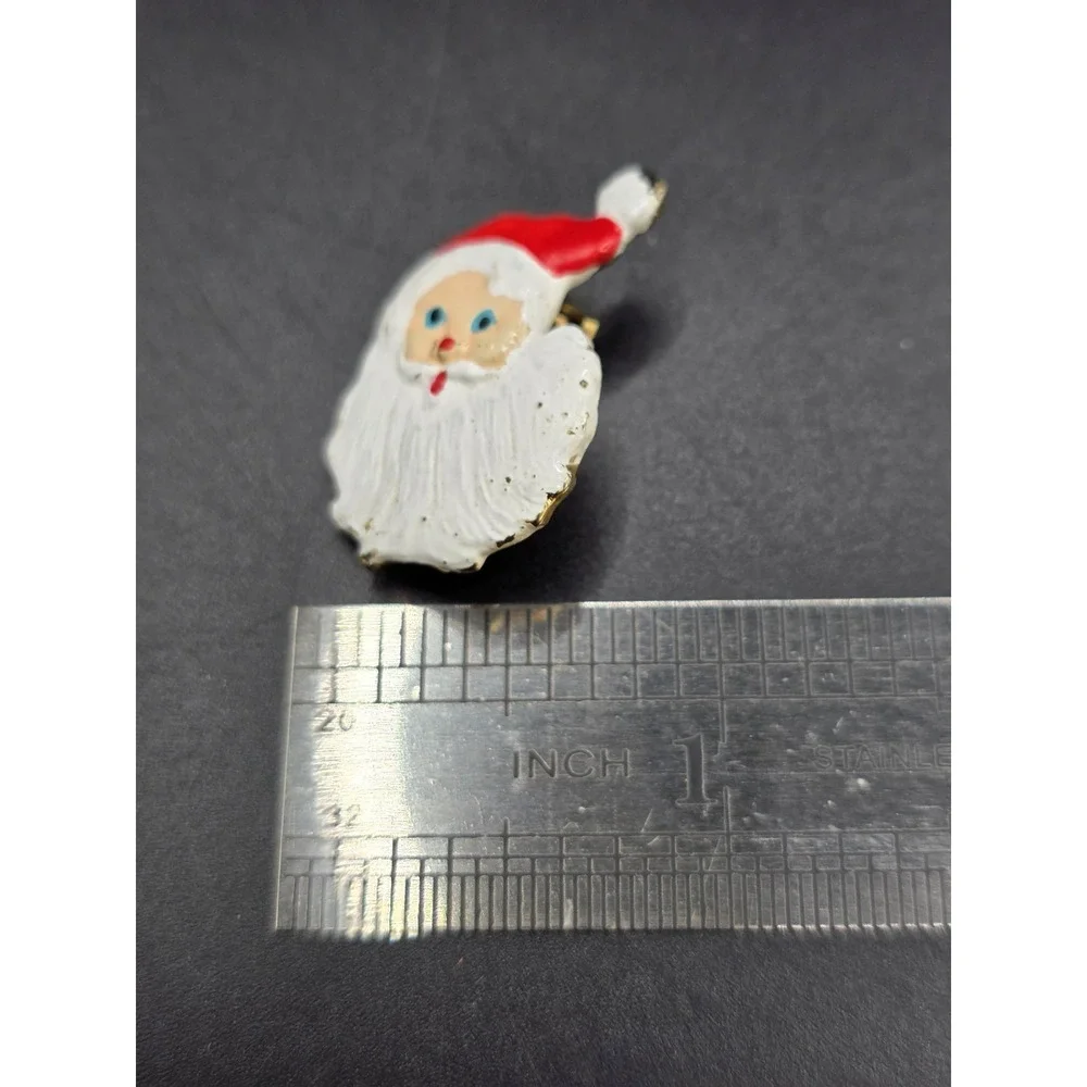 Vintage Christmas Holiday Winter Pin/Brooch Santa Some Paint Loss